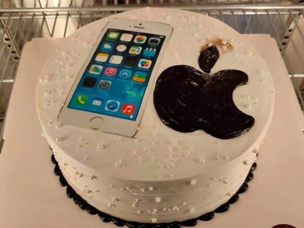 Apple I phone Cake