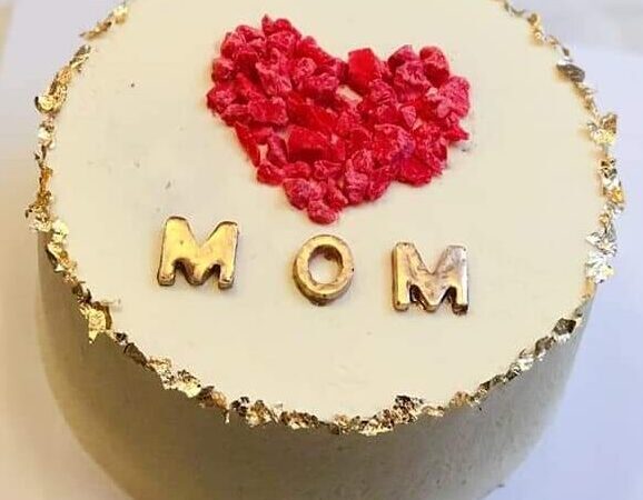 Golden Cake For Your Mom