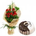 Choco Vanilla Cake And Red Roses Bunch