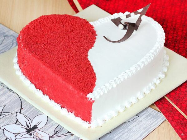 Heart Love Red Velvet Cake 1 kg
