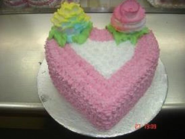 Strawberry Heart Cake 0.5