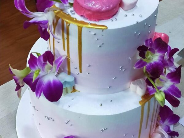 Orchid Vanilla Cake in Asansol
